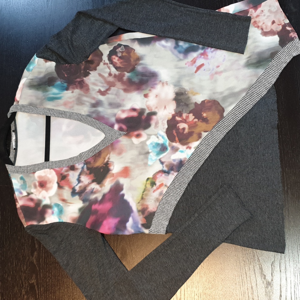 VGC gorgeous colours ZARA top size M, flowy fabric, very feminine yet a bit edgy - Picture 6 of 12